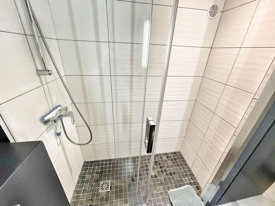 Homelivia, Vieux Nice, Appartement De Charme, Clim Balcon ภายนอก รูปภาพ